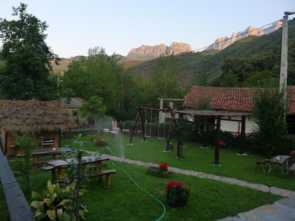 Apartamentos Samelar Camaleño Екстериор снимка